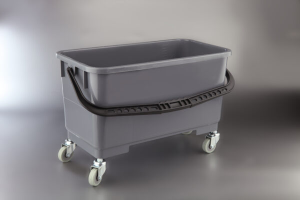 Cubo cristalero gris con ruedas y escurridor para limpieza profesional