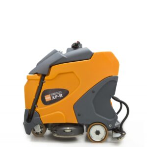 Fregadora con conductor TASKI swingo XPR 113L con tecnologías IntelliFlow e IntelliTrail integradas